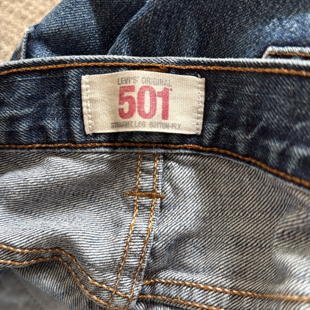 Vintage Levi's Authentic Blue Straight Leg Jeans - Picture 10 of 11